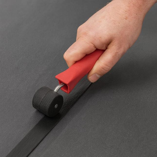 EPDM Folie verkleben an Nahtkante EPDM Folie verkleben an Nahtkante